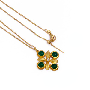 El Joyero - Collar con Colgante de Trébol de Ónix Verde en Oro de 18k, Cadena Ajustable, Joyería Artesanal Vintage Personalizada para Mujer - Product Image 5