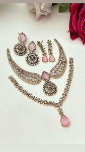 Oferta Combinada: Conjuntos de Collares AD de Calidad Premium con Acabado Mehendi, Perfectos para Fiestas, Bodas y Ocasiones Festivas, Estilo Minimalista - Product Image 5