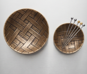 Ensemble d'articles de table contemporains minimalistes en or, avec texture sculpturale, pour cuisine et salle à manger - Product Image 2
