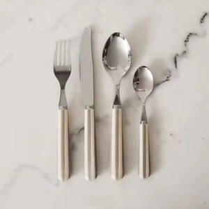Ensemble de couverts en métal contemporains, couverts décoratifs pour la cuisine, la salle à manger et la présentation de table au restaurant - Product Image 6