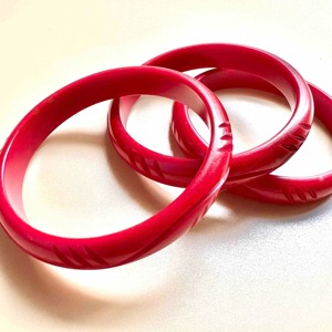 Pulseras de Resina Hipoalergénicas, Pulseras de Resina Amigables con la Piel, Pulseras de Resina de Color Sólido, Pulseras de Resina Personalizadas de Fábrica para Venta al por Mayor - Product Image 5