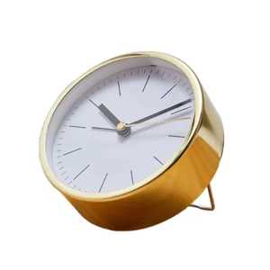 Reloj de Escritorio de Lujo en Latón Dorado con Marco Negro, Reloj de Mesa con Esfera de Números Romanos, Reloj de Cuarzo Silencioso Redondo para Decoración de Mesa - Product Image 5