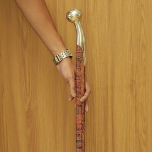 ไม้เท้าทำมือแบบกำหนดเอง ด้ามจับทองเหลืองแข็งแรง ดีไซน์ทันสมัย โดย Universal Overseas - Product Image 3