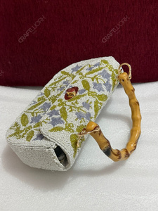 Fabricante de Bolsos de Mano con Cuentas de Marfil, Motivo Floral, Bolsos de Resort, Venta al por Mayor, OEM, Bolsos Artesanales, Exportación, Marca Privada, Suministro a Granel - Product Image 3