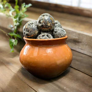 Venta al por mayor de pirita peruana de primera calidad piedras caídas talladas amor curación Feng Shui cristal cae de proveedor a granel - Product Image 5