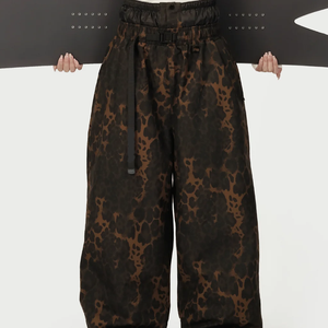 Pantalones de esquí y snowboard unisex con estampado de camuflaje por sublimación, impermeables, holgados, de pierna ancha, estilo urbano, tipo cargo, para invierno. - Product Image 3