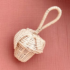 Adorables mordedores con forma de fresa para bebés, sonajeros de ratán tejidos a mano, juguetes para niños. - Product Image 5