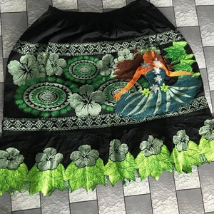 Jupes pour femmes polynésiennes grandes tailles en polyester respirant, écologiques, brodées, traditionnelles, décontractées pour l'été, couleur et logo personnalisés - Product Image 3