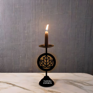 Nouveau Bougeoir Décoratif en Fer Noir 2026 avec Motifs Gravés au Laser et Aspect Délicat pour une Lumière Douce et Élégante dans les Espaces Classiques - Product Image 1