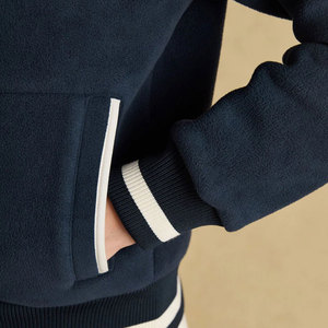 Chaqueta Varsity Acolchada de Satén Transpirable para Hombre y Mujer, Ropa Deportiva, Bordado Personalizado con Nombre de Equipo o Club, Venta al Por Mayor - Product Image 5