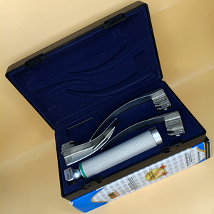 ชุดเครื่องมือตรวจกล่องเสียง LAPA-733071-2-5 แลริงโกสโคปแบบไฟเบอร์ออปติก แมคินทอช 3 ใบมีด ชุด 2-3-4 สำหรับผู้ใหญ่ ด้ามจับคุณภาพพรีเมียม ผลิตจากสแตนเลสสตีล - Product Image 2