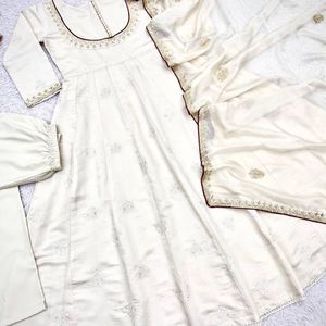Women Pure Roman Cotton Embroidered Gown <b>Pant</b> Set with Soft Organza Dupatta <b>Sequin</b> Thread Work Designer Ethnic Wear Party We - Product Image 6