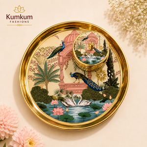 Boîte à Kumkum et Thali de Pooja en laiton émaillé, motif Pichwai, écologique, faite à la main, design traditionnel, best-seller, idéale pour les mariages - Product Image 4