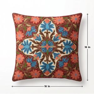 Funda de Cojín Cuadrada Bordada con Diseño Floral en Color Granate, Azul y Naranja, Estilo Bohemio para Decoración del Hogar - Product Image 4