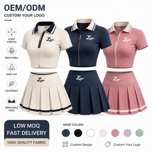 Ensemble 2 pièces de sport et de yoga pour femme : veste et jupe courte, avec fermeture éclair dorée personnalisée, et leggings taille haute pour le fitness - Product Image 1