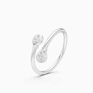 Anillo de banda redonda Twin Dewdrop Delicate Daily Wear con diamante cultivado en laboratorio de 0.05 ct |   En oro amarillo, blanco y rosa de 9 quilates - Product Image 2