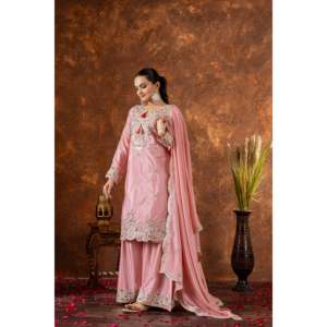 Ensemble de costumes de soirée pour femmes de créateur Top en soie pure Chinon Plazzo & Dupatta-Look élégant et stylé! - Product Image 6