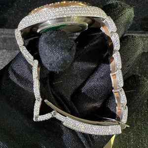 Reloj Unisex de Edición Limitada con Diamantes VVS y Moissanita, Correa de Acero Inoxidable con Acabado Plateado, Estilo Hip Hop, Analógico - Product Image 5