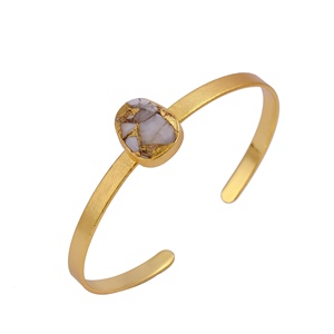 Bracelet ouvert ovale en howlite Mohave plaqué or fait à la main, bijou fantaisie ajustable - Product Image 4