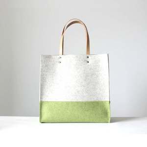 Tissu en feutre aiguilleté 100% polyester pour sacs, sacs à main, sacs à dos et accessoires de mode - Product Image 1