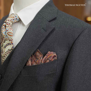 Costume de mariage sur mesure noir 3 pièces - Smoking de luxe pour homme |   Collection Lovey Dovey |   Vietnam - Product Image 3