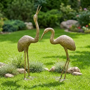 Paire de figurines de grue en bronze faites à la main, finition patinée, sculpture animale contemporaine, décoration de table, présentation pour salon - Product Image 3