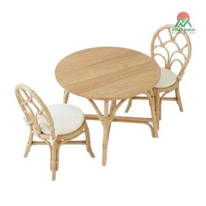 Juego de Mesa y Sillas de Ratán para Niños Nhat Minh, Estilo Tropical Redondo, Muebles Ecológicos para Interiores, Diseño de Respaldo Windsor - Product Image 2