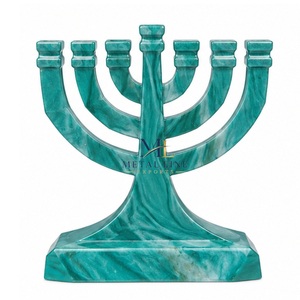 Menorah Moderna de Resina con Aspecto de Mármol Verde, Elegante Candelabro de Hanukkah de 7 Ramas de Poliresina para Decoración Festiva de Mesa - Product Image 1