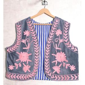 Chaleco Corto de Terciopelo Suzani para Mujer, Hecho a Mano, Bordado, Estilo Bohemio, Ecológico, Transpirable, Diseño de Diseñador, Ropa para Festivales - Product Image 1