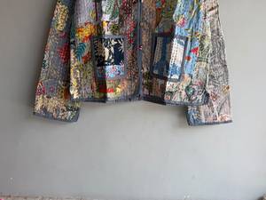 Chaqueta acolchada floral de algodón estilo patchwork con botones frontales y bolsillos para mujer, regalo para ella. - Product Image 5