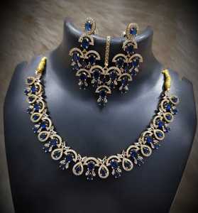 Nouvel Arrivage – Parure Collier et Boucles d'Oreilles Ajustables en Laiton Plaqué Or avec Pierre AD, Style Tendance, Mang Tika, Idéale pour Mariage, Fiançailles, Anniversaire, Cadeau - Product Image 2