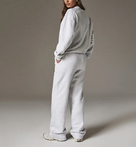 Ensemble de survêtement personnalisé pour femme, sweat-shirt oversize à épaules tombantes et pantalon de survêtement ample, avec logo imprimé sur mesure, 2 pièces confortables - Product Image 5