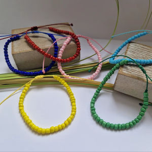 Ensemble de bracelets d'amitié en perles de rocaille faites à la main, colorées, avec breloques, cordon réglable, couleur personnalisée, bijoux minimalistes de luxe unisexes - Product Image 1