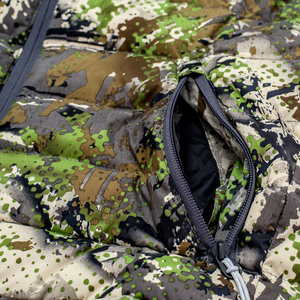 Chaleco Estampado de Invierno Unisex de Fabricantes al por Mayor, Resistente al Agua, al Viento, Transpirable, Antibacteriano, de Tejido Soft Shell con Estampado Frontal - Product Image 2