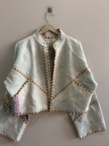 Chaqueta Acolchada Kantha Hecha a Mano, Estilo Vintage, Reversible, Corte Kiara - Product Image 2