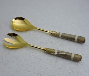 Cuillère à salade en résine et bois, conçue par un fabricant professionnel, avec manche en acier inoxydable et finition argentée. - Product Image 5