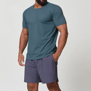 T-shirt de sport en polyester bleu sarcelle pour homme - T-shirt d'entraînement athlétique à séchage rapide - Vêtements d'équipe personnalisés directement de l'usine de Sialkot - Product Image 3