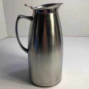 Carafe à eau artisanale en acier inoxydable avec couvercle, pichet à boisson décoratif en métal martelé pour restaurant, hôtel, restauration - Product Image 3