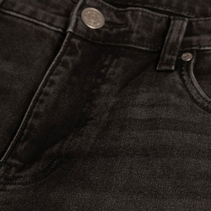 Pantalones vaqueros de pierna ancha con múltiples bolsillos y lavado medio de alta demanda para hombre y mujer, diseño OEM. - Product Image 4
