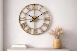 Horloge murale décorative à chiffres romains finis en or, idéale pour l'entrée et le couloir, crée un look intemporel et sophistiqué - Product Image 5