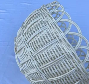 Bol en bambou blanc avec bord floral conique, polyvalent pour les arrangements floraux, les présentations de fruits, la décoration dans les salons et les cuisines - Product Image 4