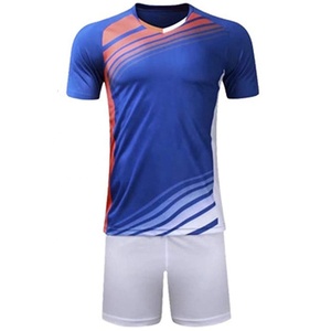100% poliéster interlock hombres equipo personalizado desgaste uniformes de fútbol nueva llegada superventas uniformes de fútbol Jersey conjunto hombres - Product Image 1