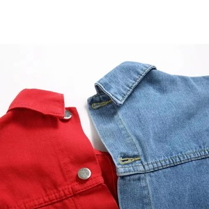 Veste en jean pour homme personnalisée avec impression, broderie et appliqué, qualité supérieure, col montant à rayures et boutons – Prix de gros - Product Image 4