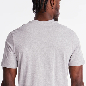 T-shirt décontracté pour homme en matière durable avec finition de couture de qualité supérieure, couleur unie, col rond, manches courtes, décontracté et tendance 2026 - Product Image 5