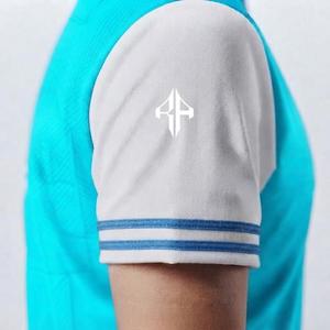 Camiseta de Fútbol con Logotipo Blanco, Manga Corta, Cuello en V para Mujer, 100% Poliéster, Corte Regular, Cierre de Tirantes, por RIVIAN ATLANTIC - Product Image 6