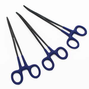 Pince de pêche en acier inoxydable avec mâchoires de précision et poignée ergonomique pour un retrait contrôlé des hameçons et la coupe de ligne - Product Image 1