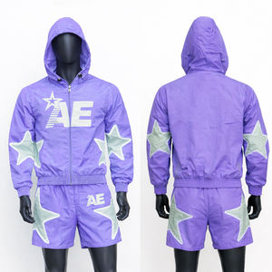 Conjunto deportivo de dos piezas para hombre, chaqueta y pantalones cortos cortavientos personalizados, con cremallera reflectante, conjunto cortavientos de nailon de dos piezas. - Product Image 1