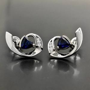Boucles d'oreilles saphir éblouissant en argent sterling, pierre précieuse, pierre de naissance de septembre, cadeau de mariage ou d'anniversaire pour femme - Product Image 1