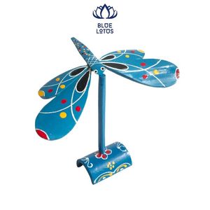 Juguete de equilibrio de bambú pintado a mano con diseño de libélula, ecológico y sostenible, de calidad premium, disponible para decoración de jardín, venta al por mayor. - Product Image 1