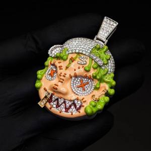 Pendentif breloque Moissanite thème Hip-hop en argent 925 plaqué rhodium, motif visage avec accents verts et détails diamant, unisexe, pour usage quotidien - Product Image 3